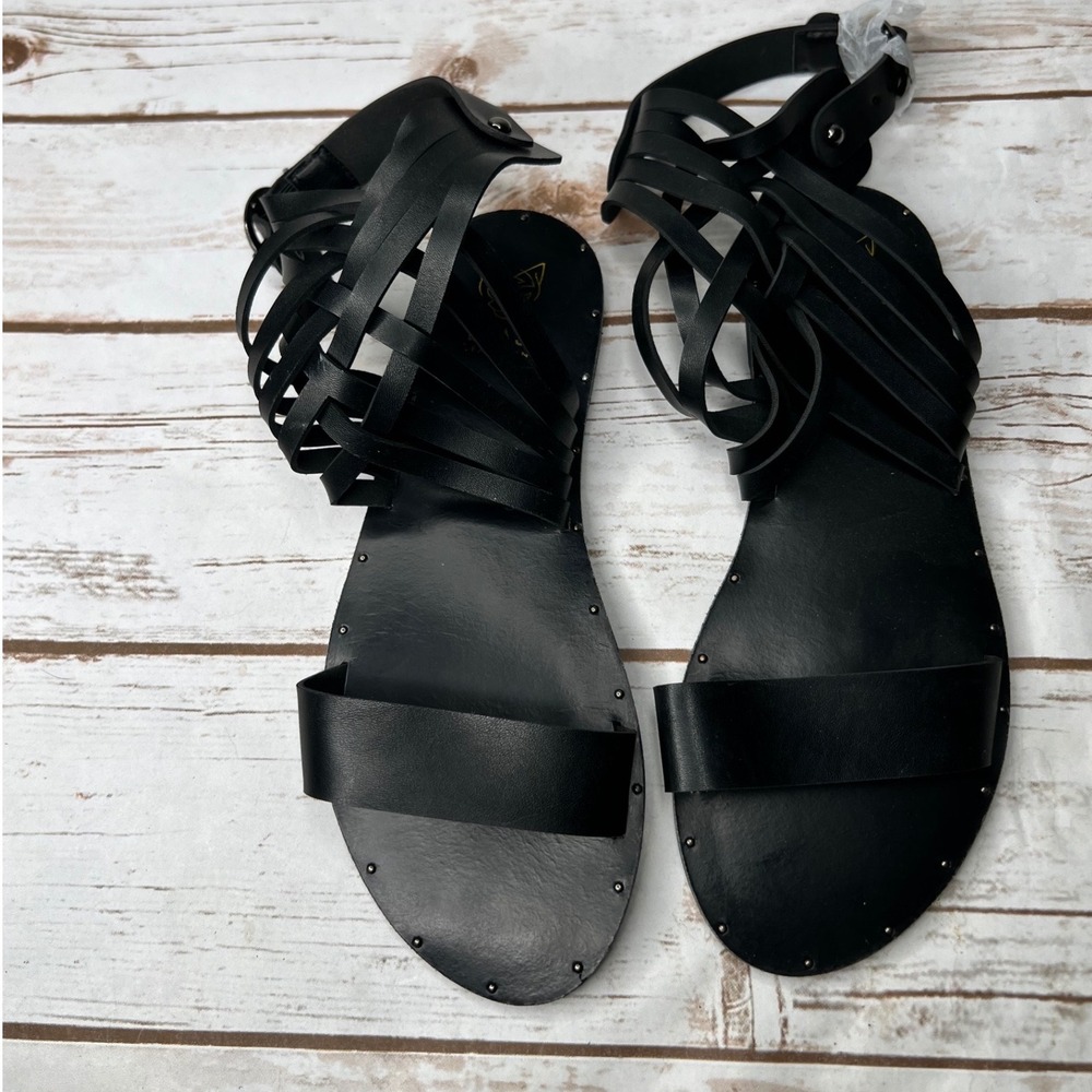 NWOT Beast Fashion Gladiator Sandals Black Strappy Studded Cage Flat Size 8